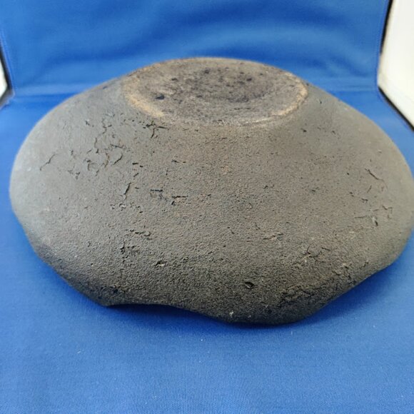 *UNIQUE* Bowl -Lava Volcanic Crater Glaze – Black/Ivory White - Rose Design - Picture 5 of 10